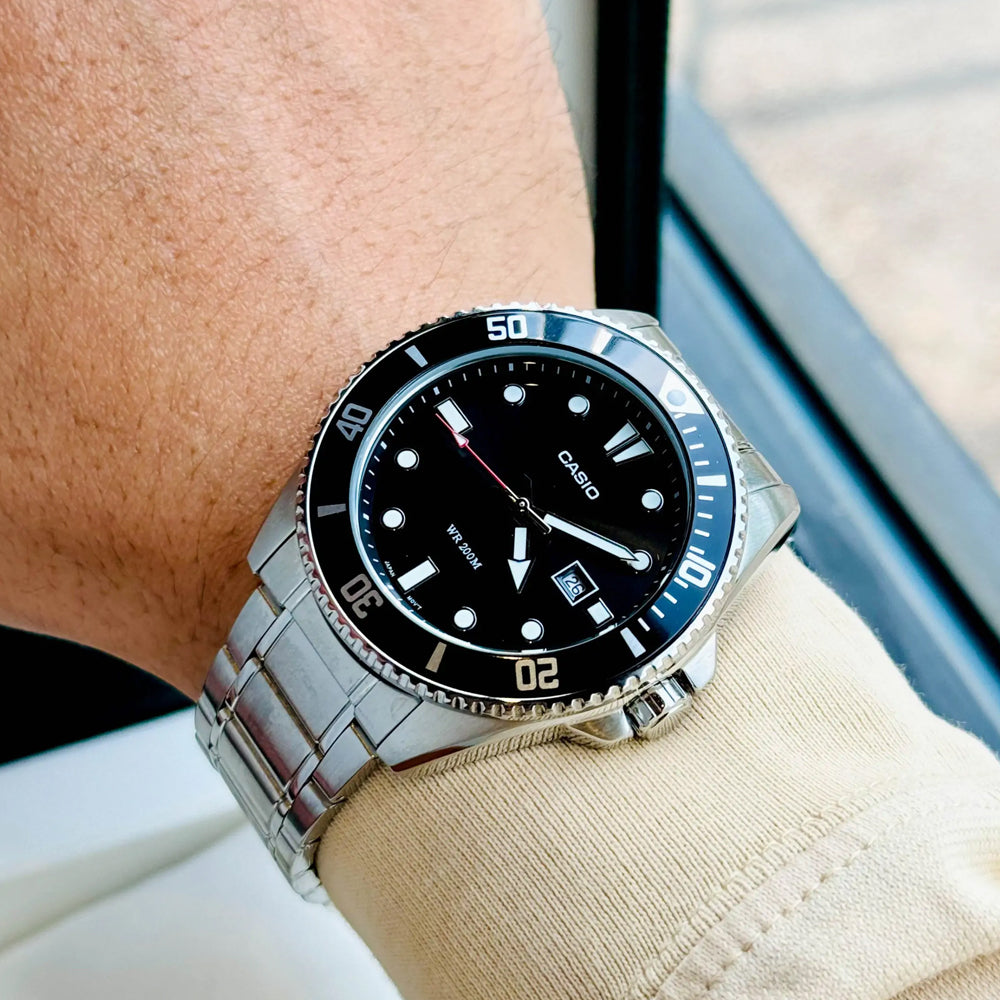 CASIO MDV-107D-1A1 純正メタルバンド　サブマリーナ　ビルゲイツ Casio Standard Analog Mens Watch MDV-107D-1A1VDF – Watch it! Pte Ltd